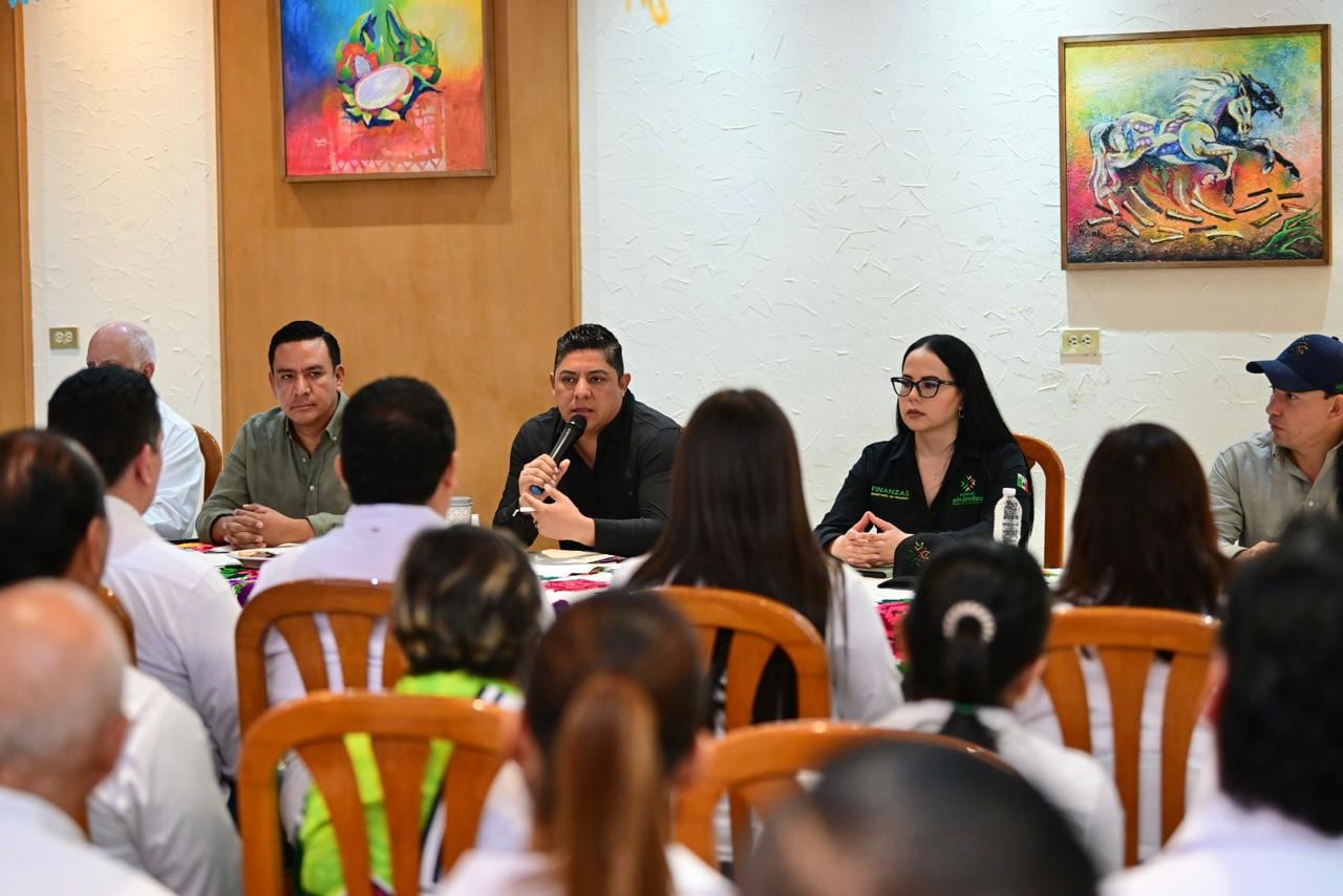 Ricardo Gallardo amplía apoyo a la Huasteca.
