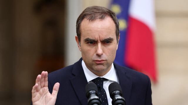 Sébastien Lecornu renuncia como Primer ministro de Francia