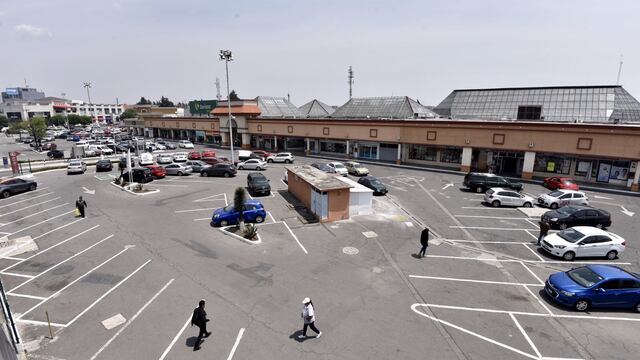 METEPEC, ESTADO DE MÉXICO, 06MAYO2019.- De acuerdo al Bando Municipal de Metepec a partir del 6 de mayo los estacionamientos de centros comerciales y plazas tendrán que dar 30 minutos de tolerancia a los usuarios, sin ser condicionados a realizar alguna compra. FOTO: CRISANTA ESPINOSA AGUILAR /CUARTOSCURO.COM