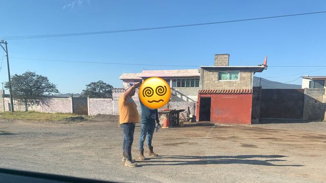 Fotografía de evidencia de la venta de Huachicol en la carretera México-Querétaro