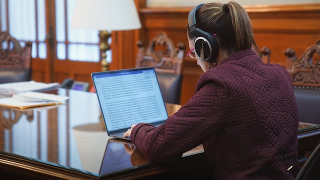 Claudia Sheinbaum presenta avance de su libro "Diario de una transición histórica".