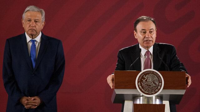 Alfonso Durazo y Andrés Manuel López Obrador. Presentación de iniciativas sobre Guardia.