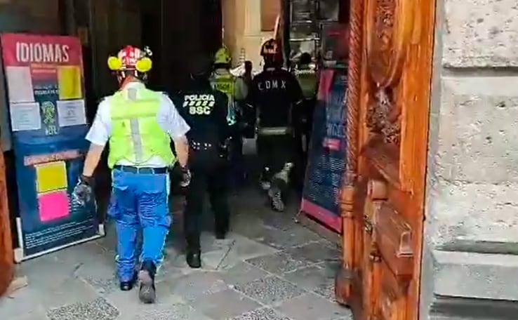 Reportan un muerto por caída de elevador en Antigua Escuela de Economía