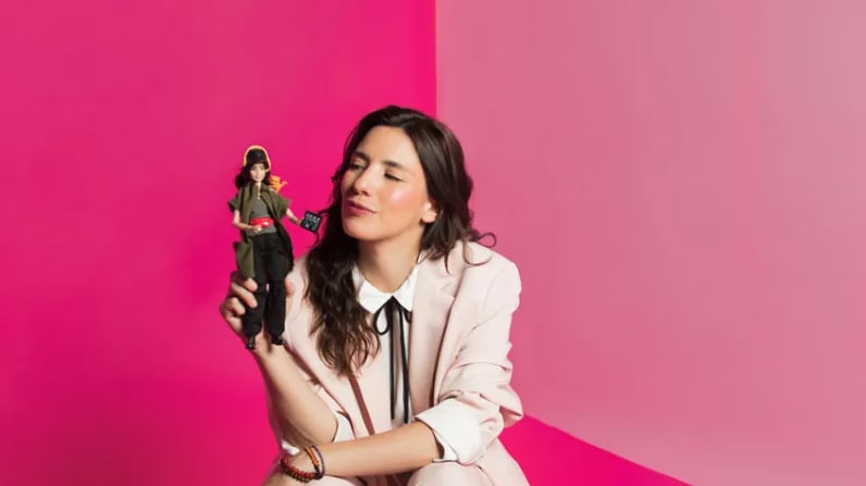 Lila Avilés, la directora de Tótem, recibe homenaje con su propia Barbie cineasta