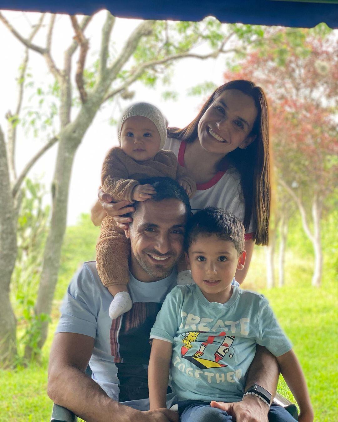 Tania Rincón presume a su familia