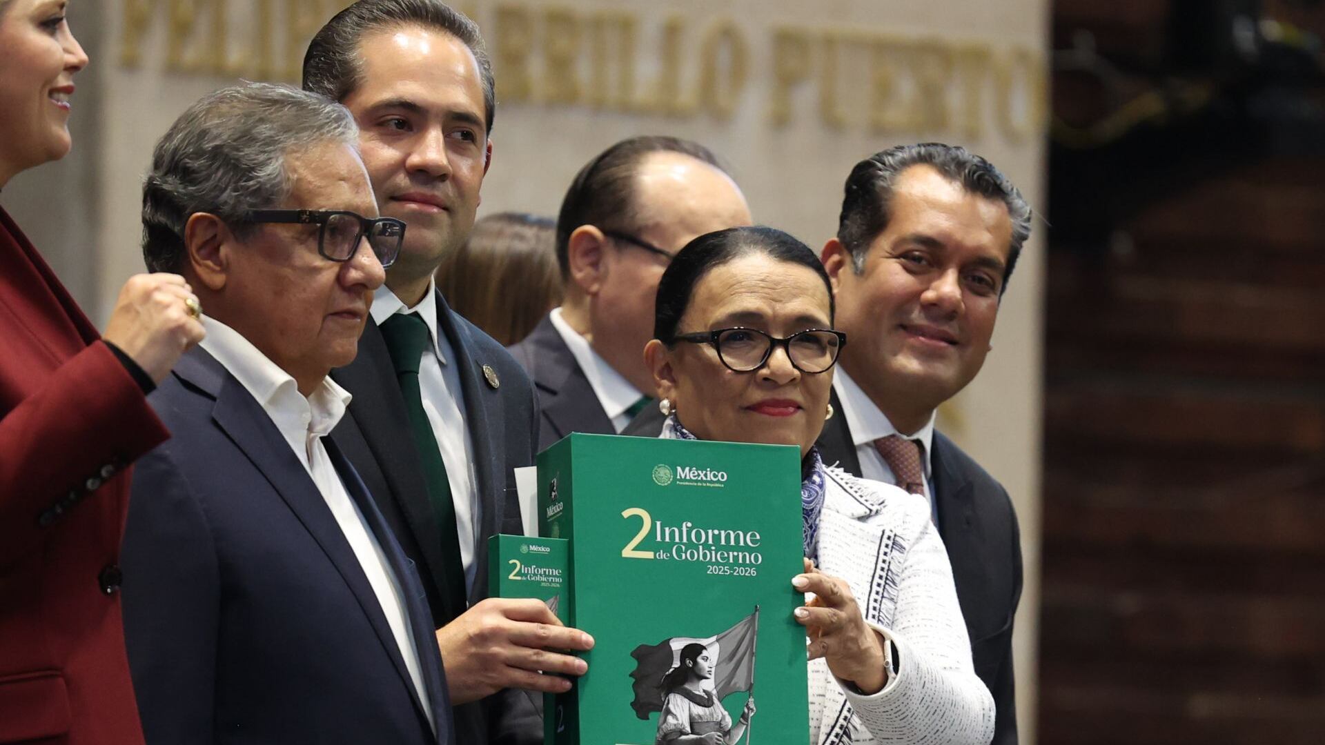 Así entregó Rosa Icela Rodríguez el Segundo Informe de Sheinbaum en San Lázaro