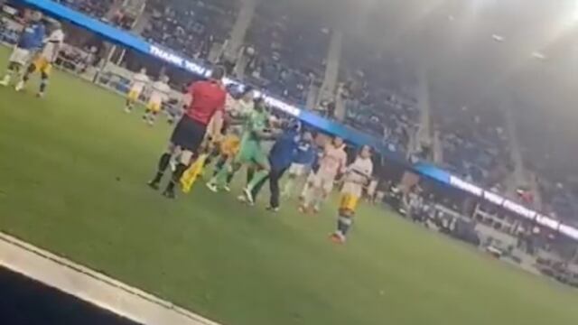 Un fan de Cruz Azul golpeó a un jugador de San José