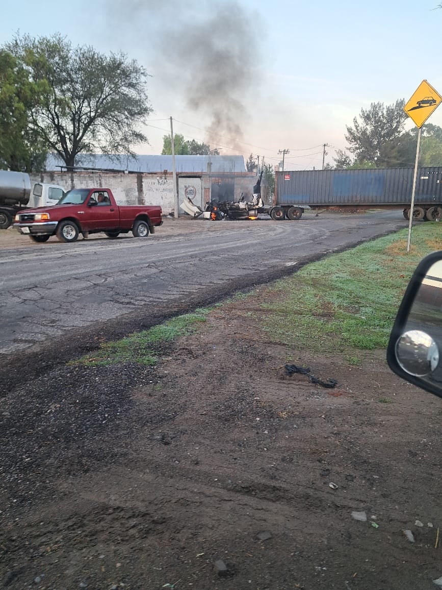 Bloqueos en carretera San Juan de Los Lagos-Encarnación de Díaz