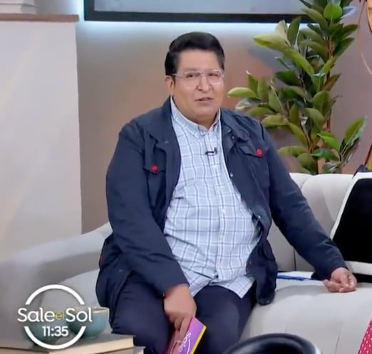 Alex Kaffie, conductor en Sale el Sol.