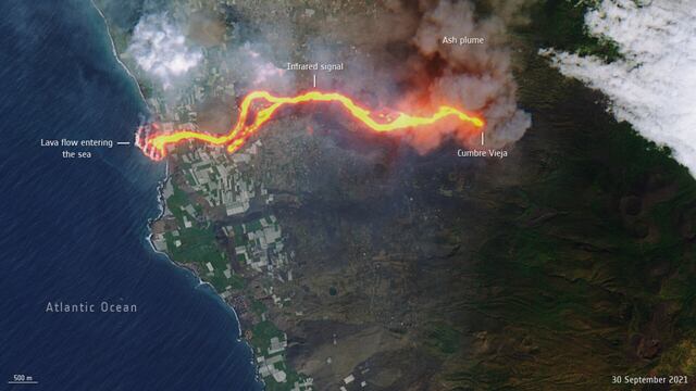 Lava del volcán de La Palma llega hasta el Océano Atlántico
