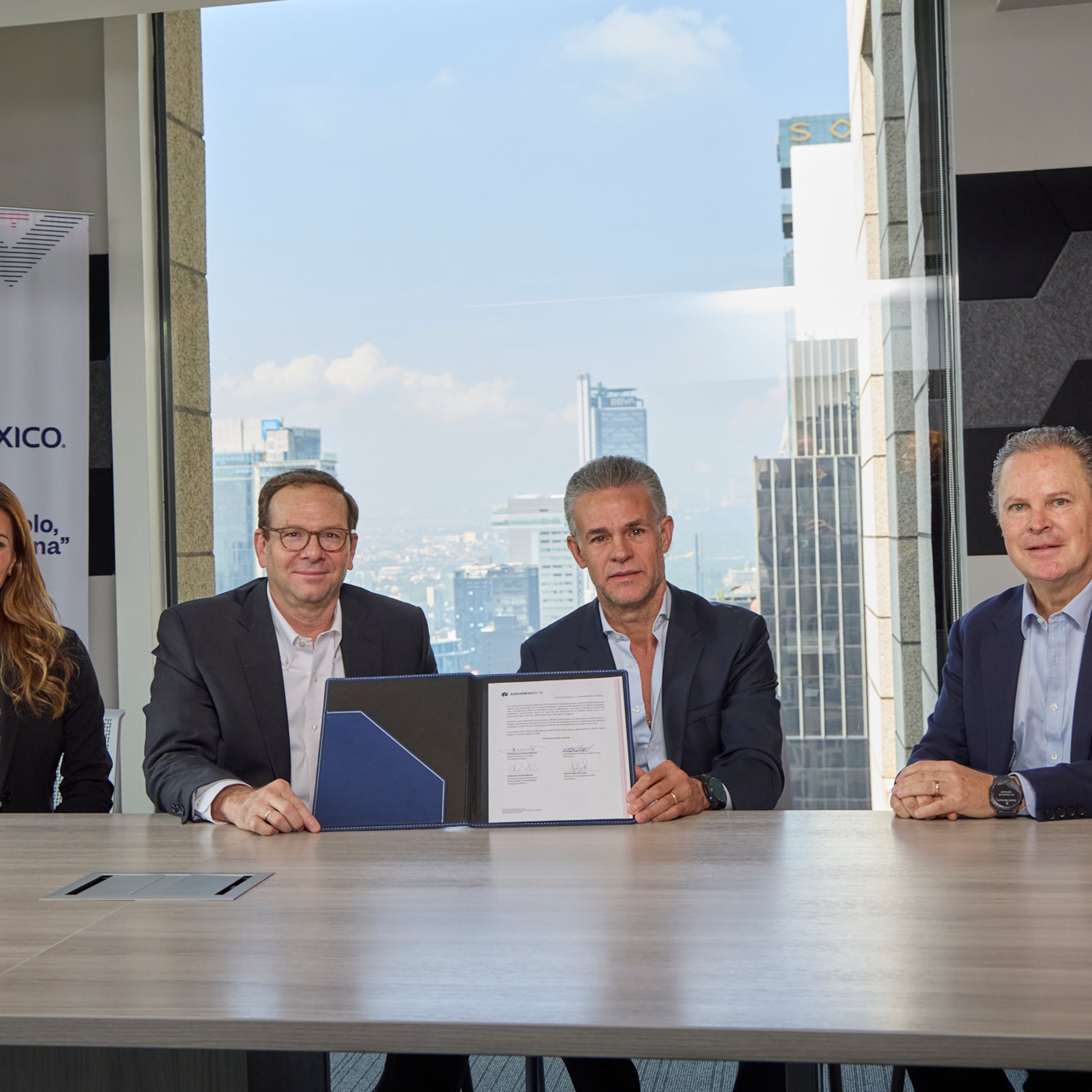 Aeroméxico impulsa el SAF con Compartamos Banco