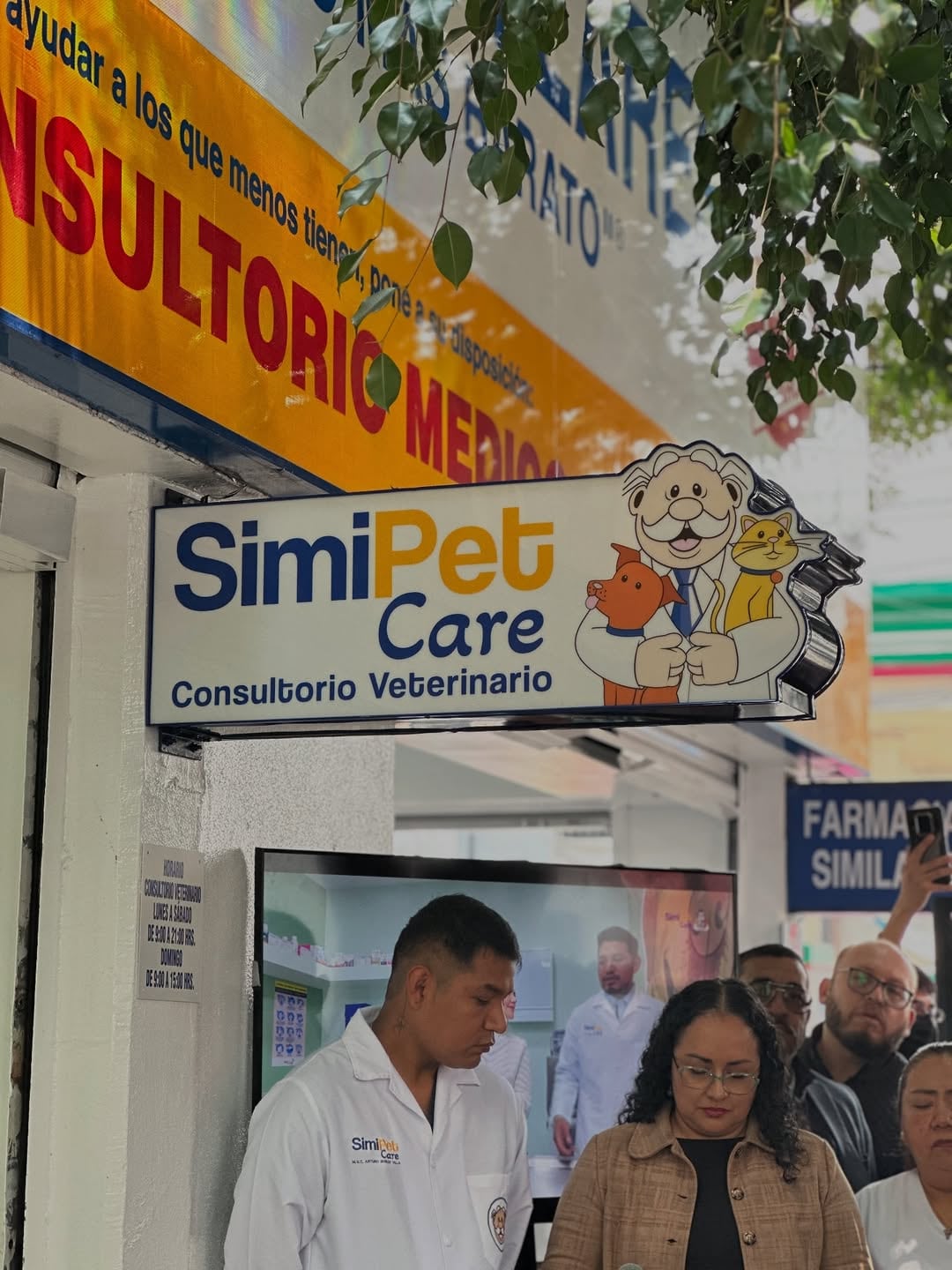 Doctora Lares, el nuevo personaje del Dr. Simi que promueve Simi Pet Care