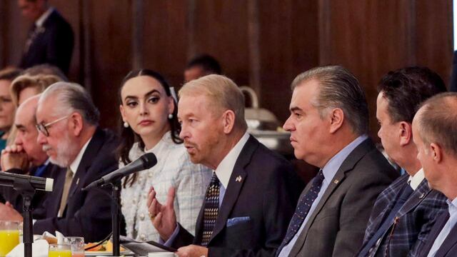 Reunión de Ronald Johnson con empresarios mexicanos