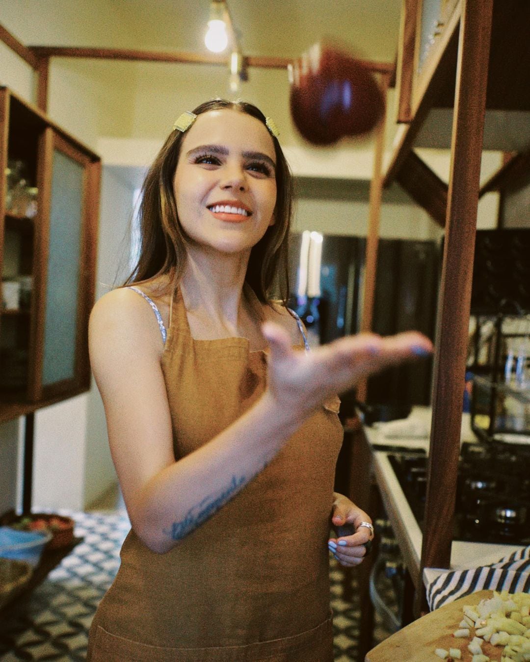 Yuya cocina un pastel