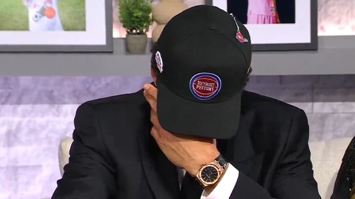 Karim López llora tras ser elegido en la primera ronda del Draft de la NBA
