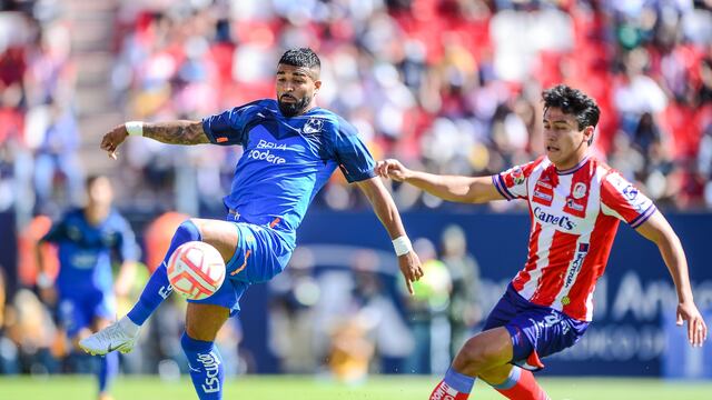 Rodrigo Aguirre se fue lesionado