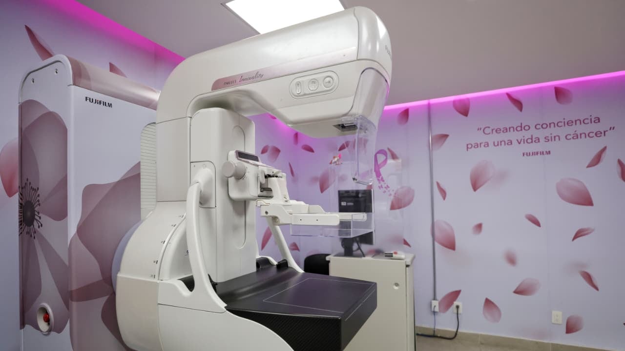 Claudia Sheinbaum y Martí Batres fortalecen salud de la mujer en el ISSSTE