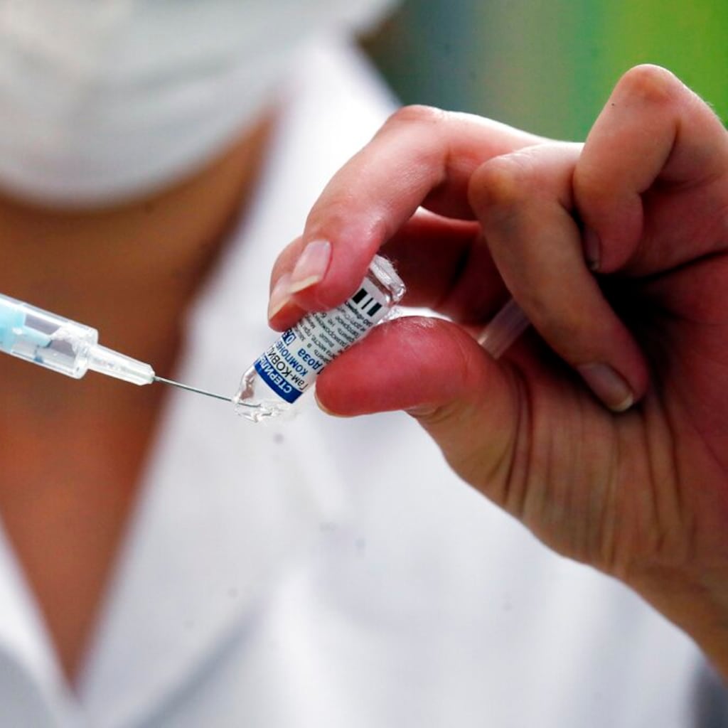 León Krauze, entre el odio a la vacuna rusa y la pedantería