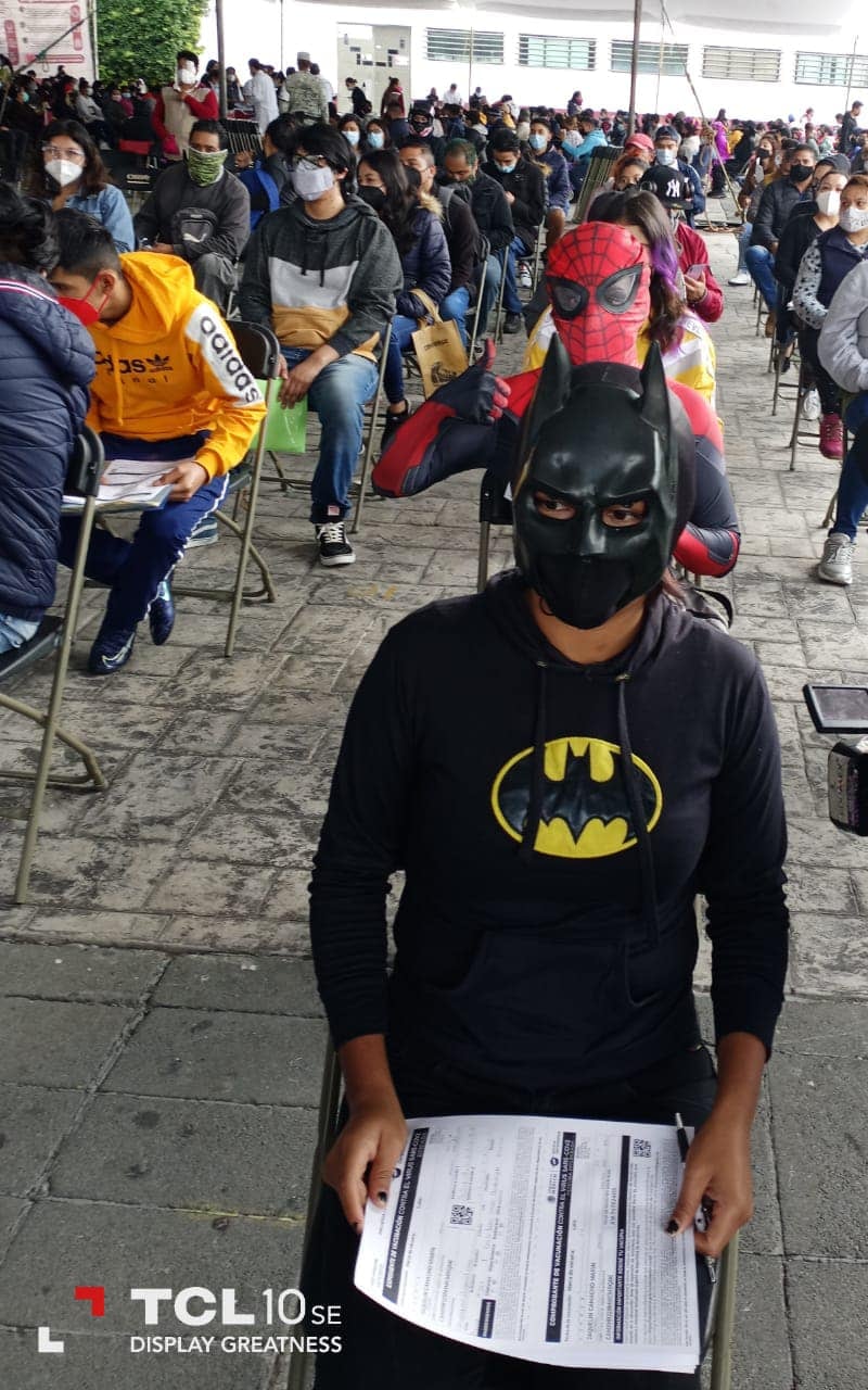 Joven disfrazado en Neza