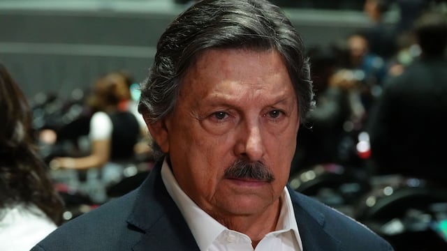 Napoleón Gómez Urrutia también ha sido profesor de tiempo completo, funcionario y ha trabajado en el ámbito privado