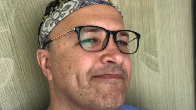 Cirujano plástico acusado de abuso sexual