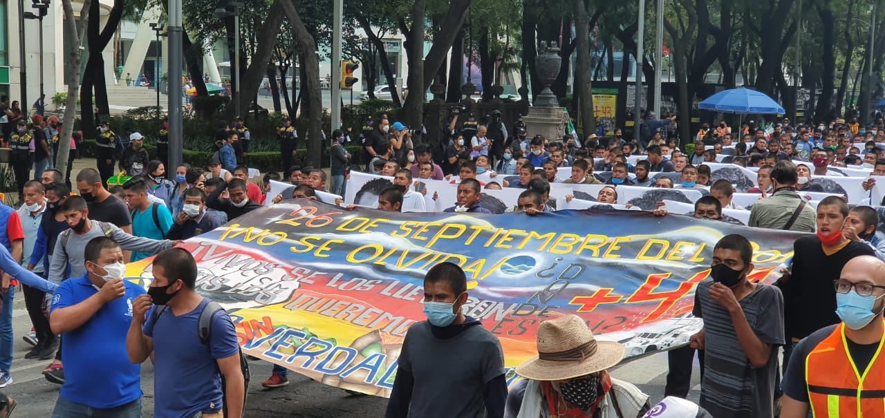 Marcha por Ayotzinapa