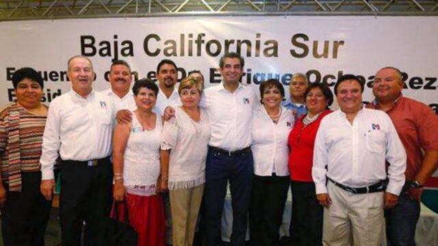 Enrique Ochoa toma protesta al nuevo delegado del PRI en BCS