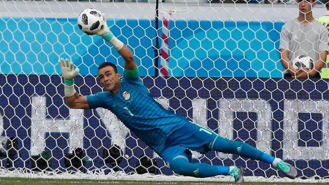 El Hadary detuvo un penal a sus 45 años
