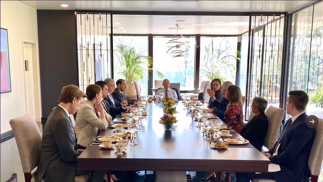 Ken Salazar se reúne con el PAN en la embajada de Estados Unidos en México