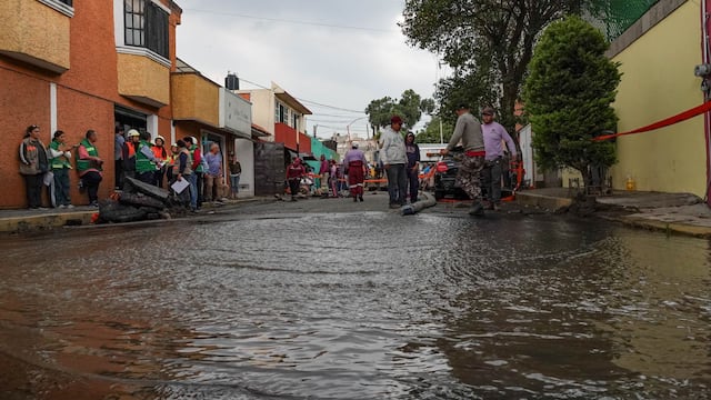 Fuga de agua potable en Iztapalapa