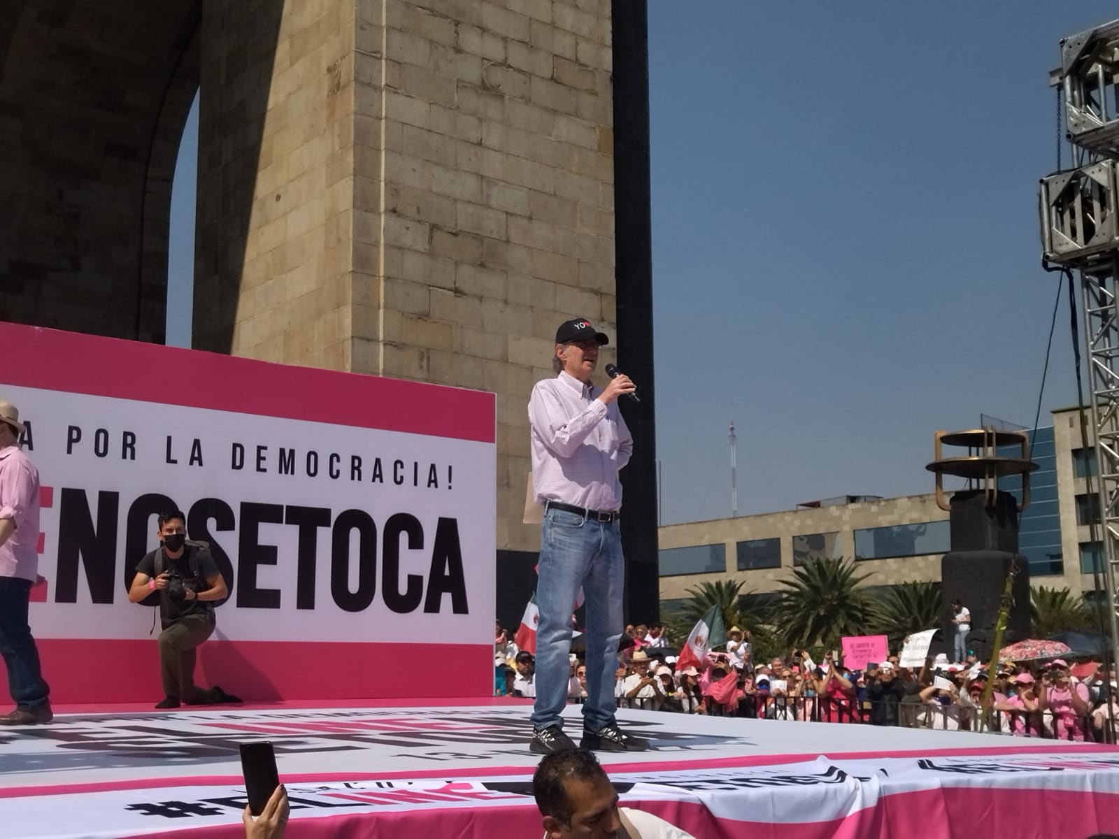 José Woldenberg en la marcha del INE
