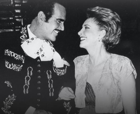 Vicente Fernández y doña 'Cuquita'.