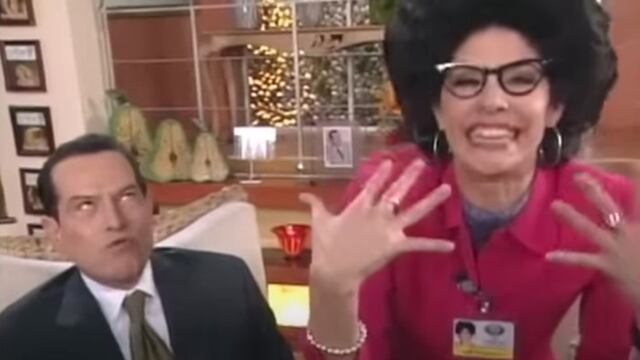 Tere la secretaria y Juan José Origel