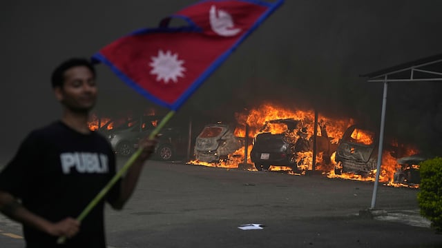 Toque de queda tras protestas violentas en Nepal
