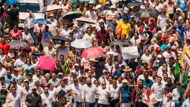 Ricardo Salinas Méndez encabeza contingente en Acapulco.