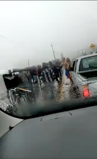 captura de video de ataque de manifestantes a turista rusa en Chiapas