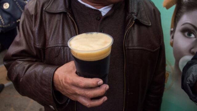 Una cerveza sin alcohol al día, hará maravillas por tu cuerpo.