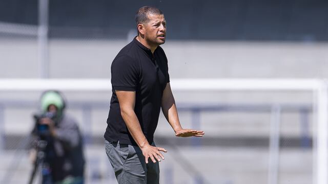 Jonathan Lazcano, DT de Pumas femenil