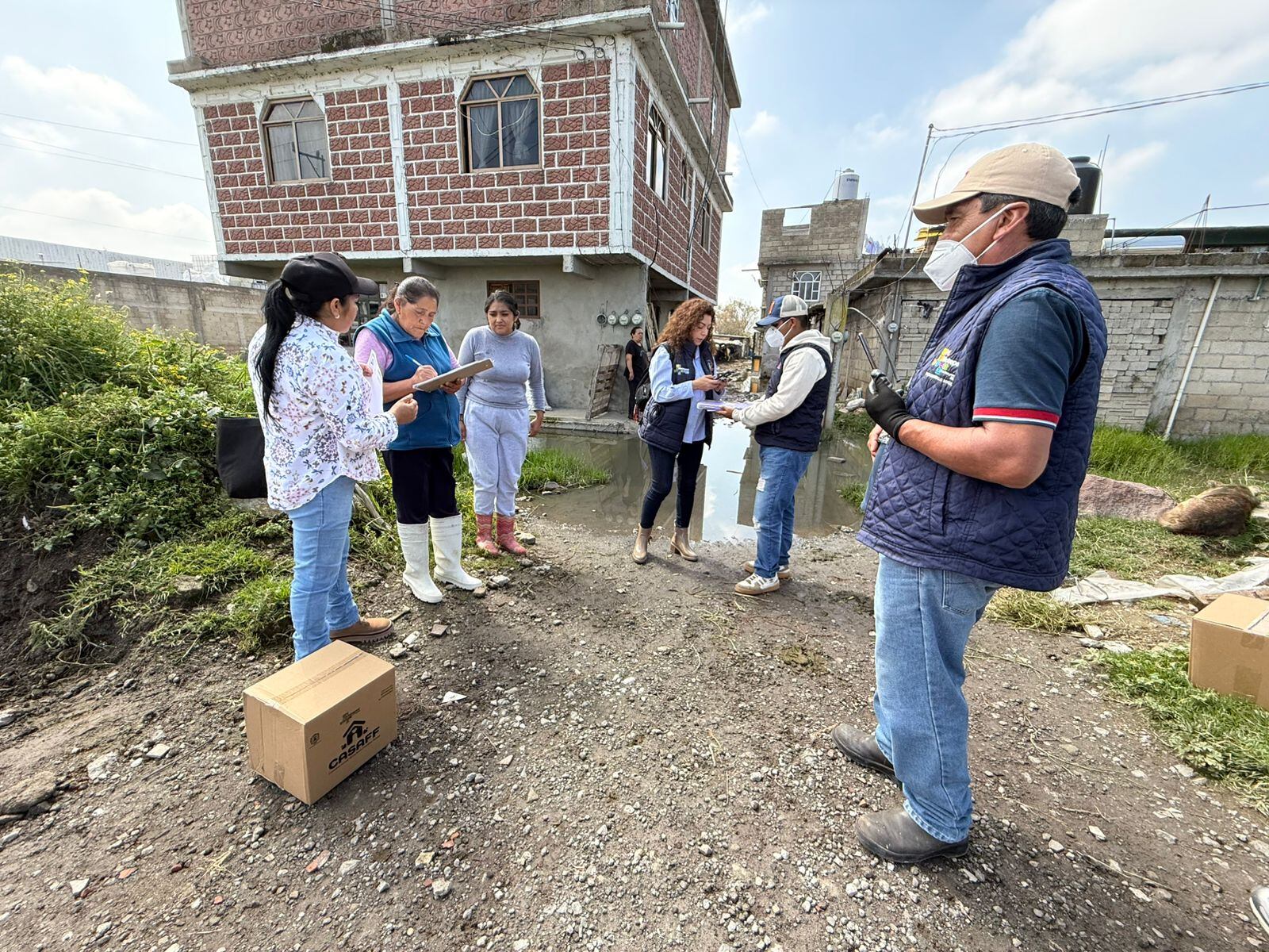 El gobierno de Metepec aplicó vacunas y entrego despensas a familias afectadas por lluvias