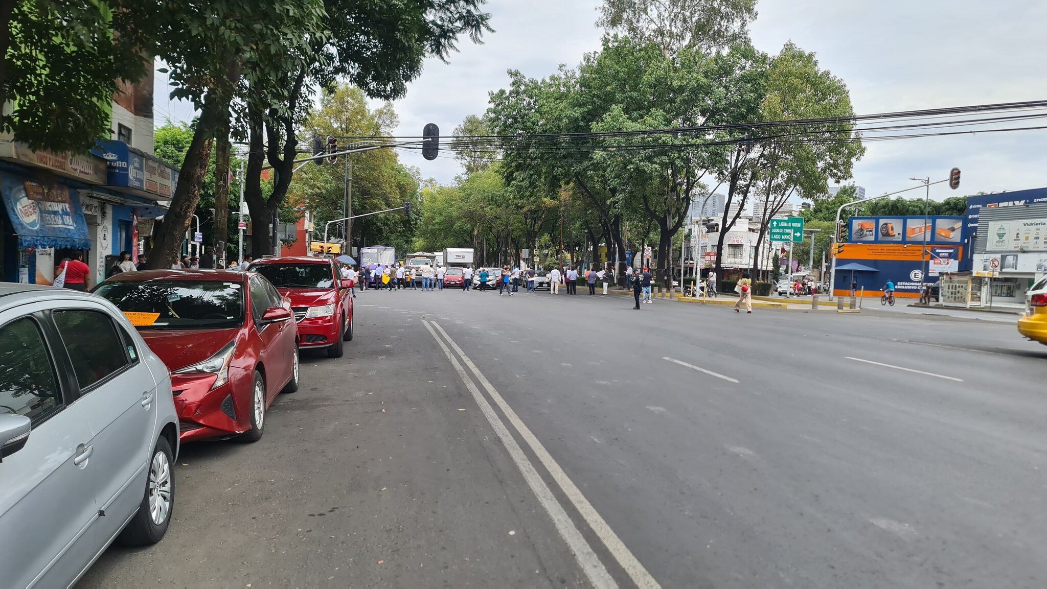 Médicos del Hospital General de Tacuba bloquean cruce con Felipe Carrillo Puerto