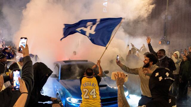 Aficionados de los Dodgers de Los Ángeles.