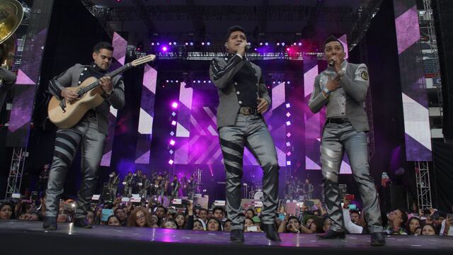 Edwin Luna y La Trakalosa de Monterrey.