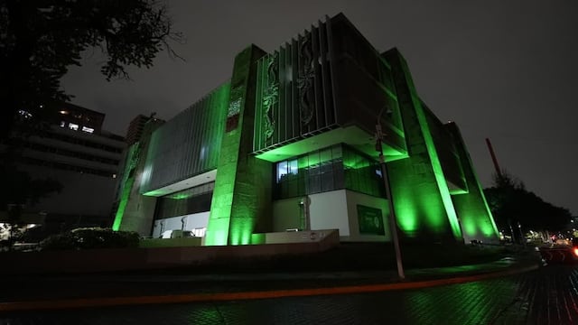El Palacio de Gobierno de Monterrey se ilumina de verde