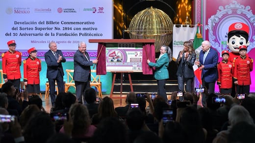 Lotería Nacional presenta billete por 30 aniversario de Fundación Politécnico