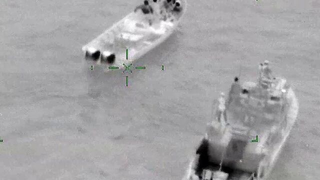 Decomisan media tonelada de cocaína de carguero en costas de Oaxaca, informa Omar García Harfuch