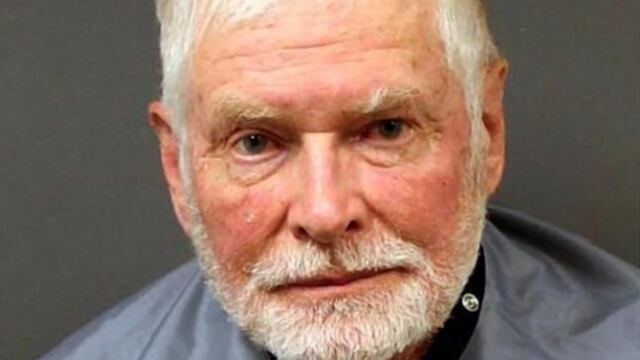 Ranchero de Arizona mata a un mexicano en la frontera.