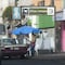 Metro CDMX: policías sacan a rastras a persona en situación de calle de la Línea 3