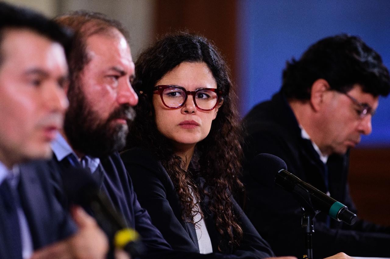 Conferencia de prensa para aclaración de hackeo