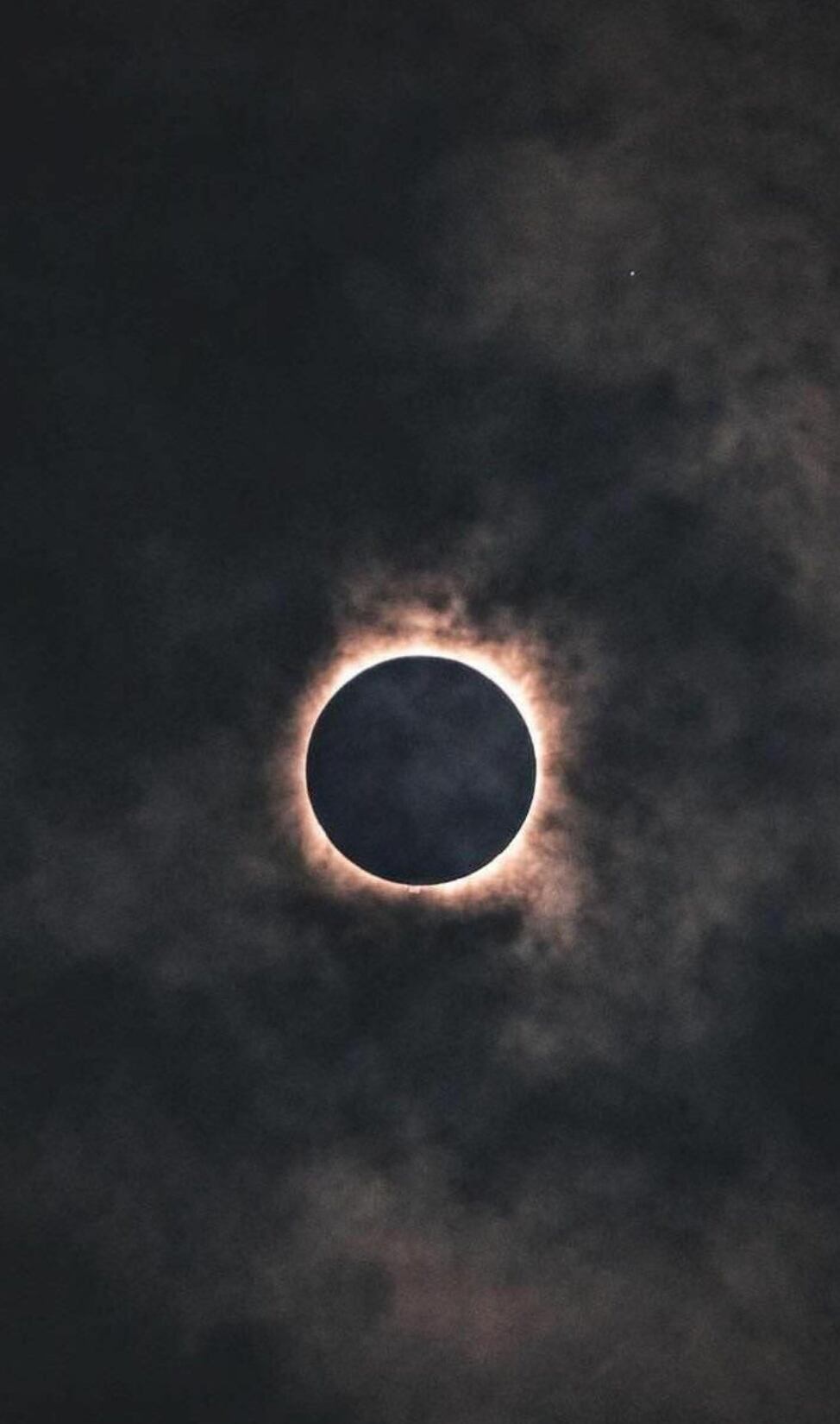 Fondo de pantalla de eclipse solar aro de fuego