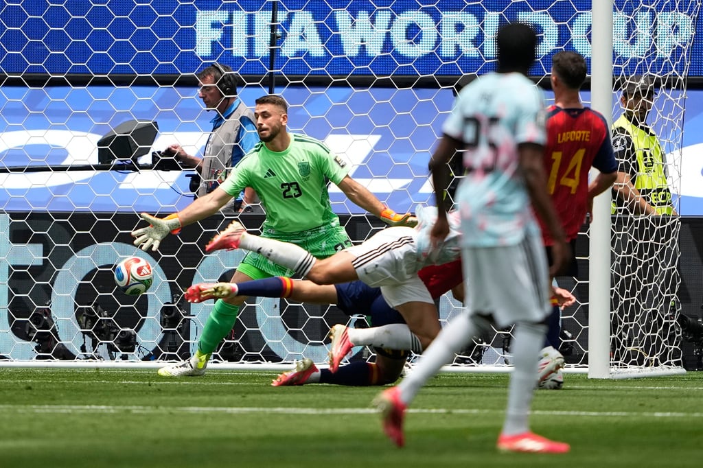 Unai Simón recibió su primer gol en el Mundial 2026